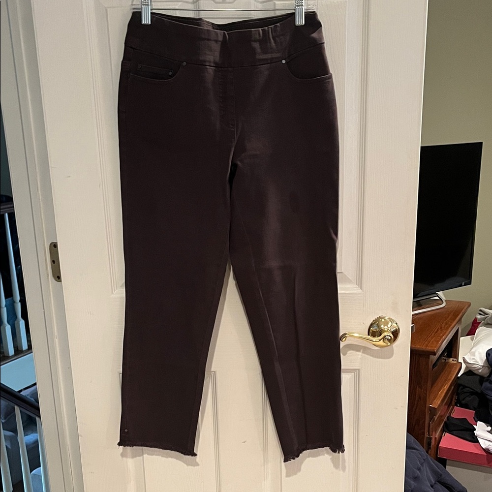 Elegant Dark Brown Women's Cropped Jeans